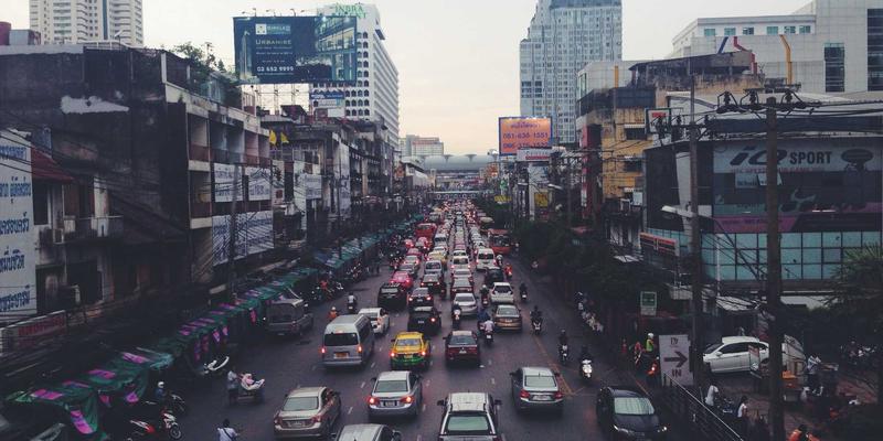 赛博朋克星盘:当法式浪漫邂逅数据艺术,在霓虹光影中解码你的命运算法